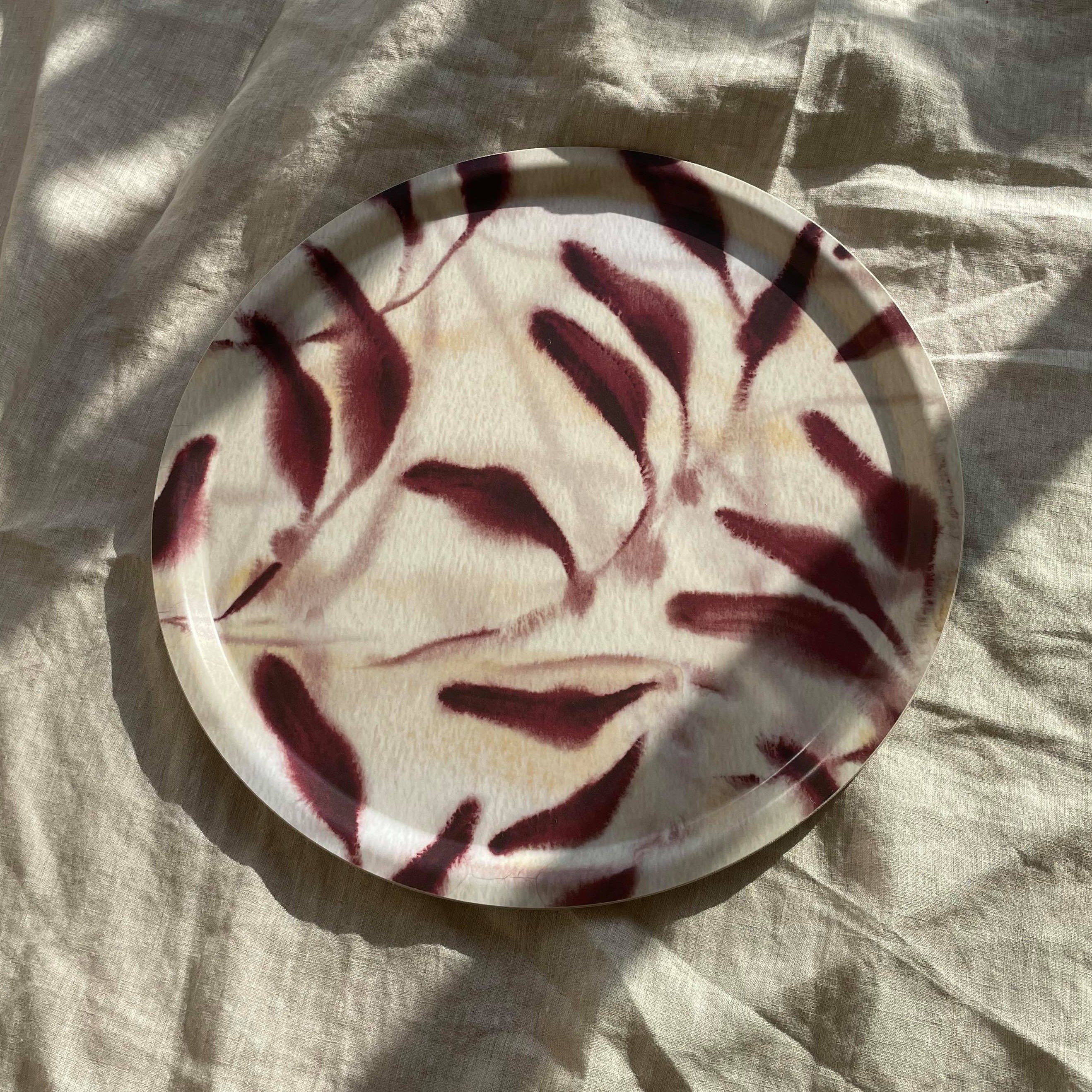 Red Amongst Round Tray (Medium)