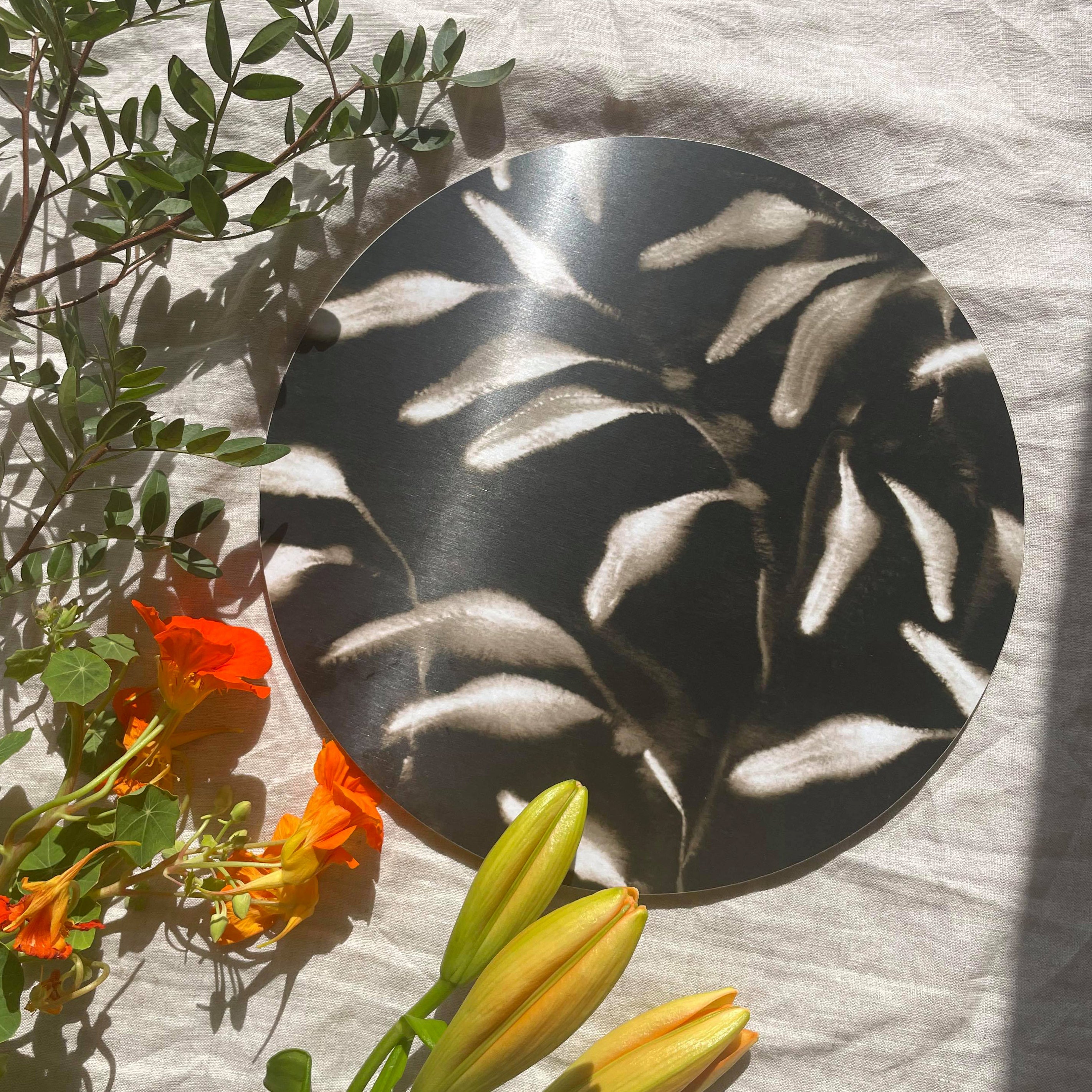 Amongst Round Placemat, Gold Black