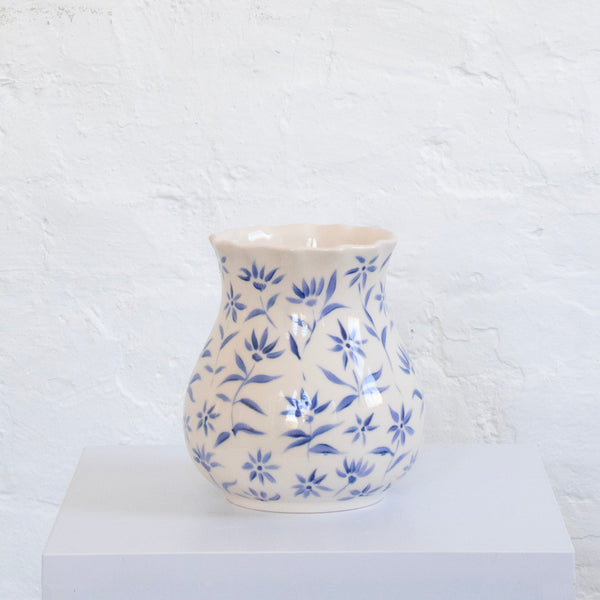 'Sunburst' Floral Short Scallop Vase Blue